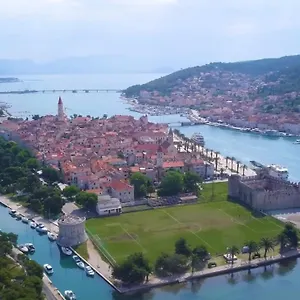 Mira Apartman Trogir